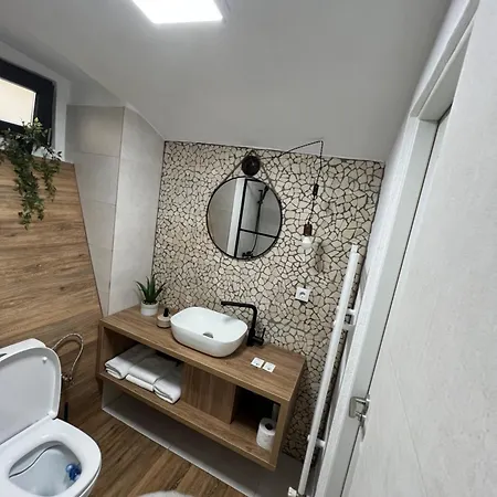 Tim 1 Apartment *